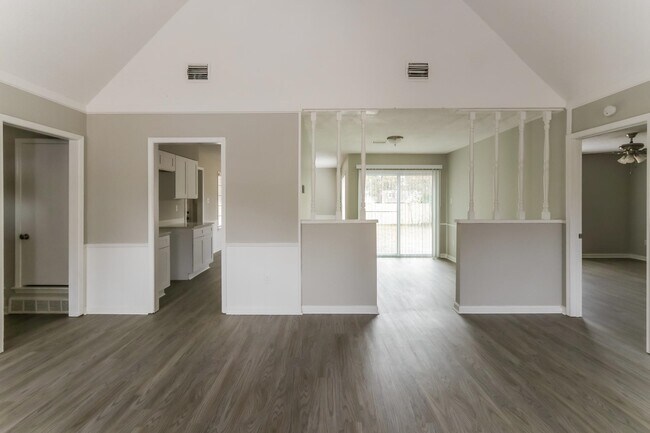 Foto del edificio - 4652 Benoit Dr