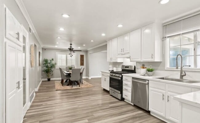 Foto del edificio - 1322 E Elsmere Dr
