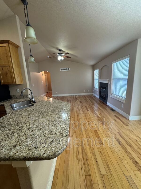 Building Photo - 4249 Woodlake Ln