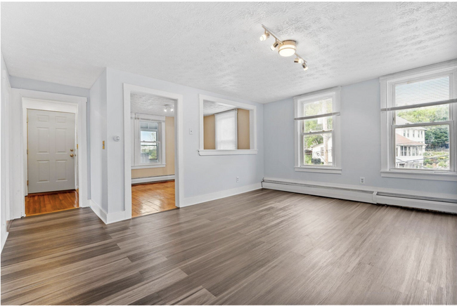 Kitchen/Dining Room - 10 Clifford St