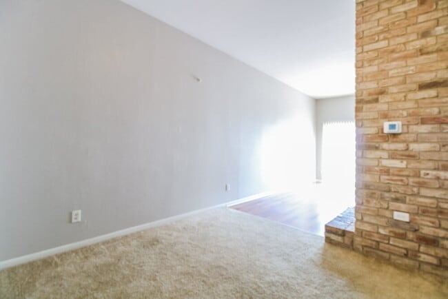 Building Photo - 7922 Grow Ln