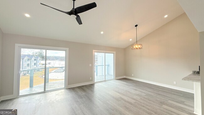 Foto del edificio - 295 Clearview Ct