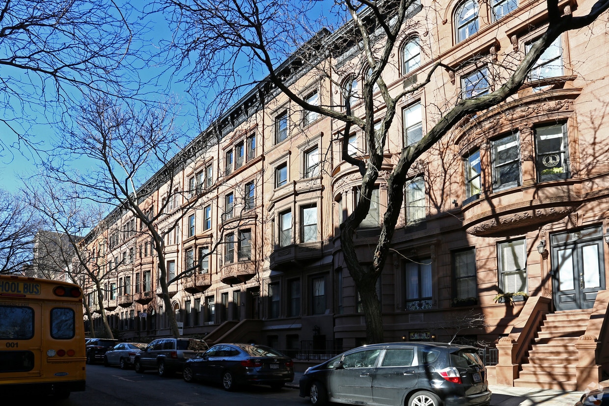 Primary Photo - 19 W 89th St