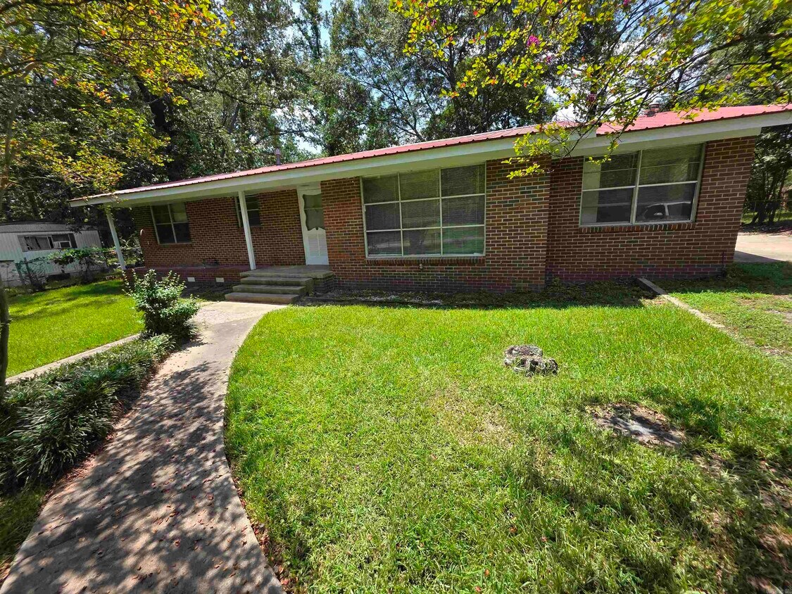 Primary Photo - 8101 E Legion Rd