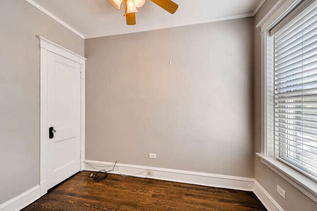 Foto del edificio - 2618 W Argyle St