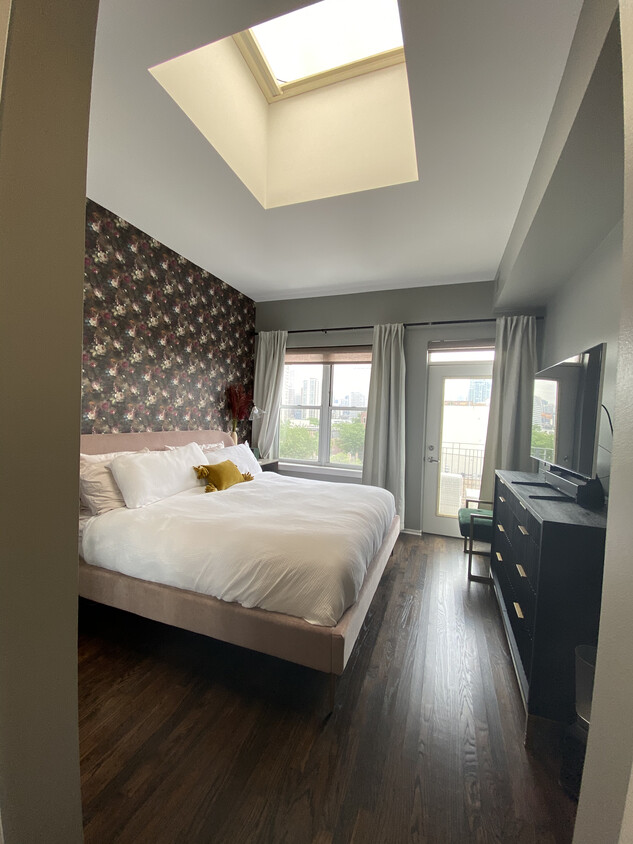 Bedroom - 1515 N Wells St
