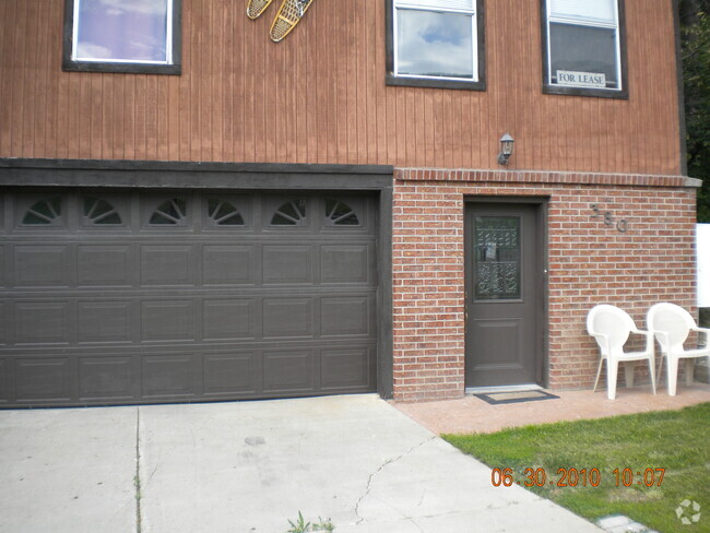 Building Photo - 380 Aspen Dr