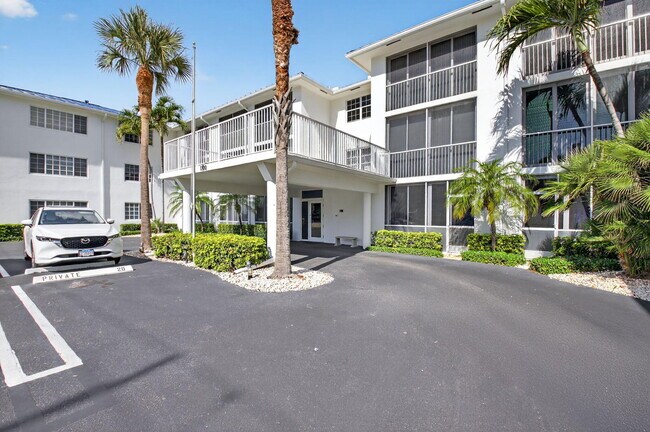 Foto del edificio - 1700 S Ocean Blvd