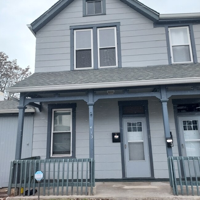 Building Photo - 413 Locust St
