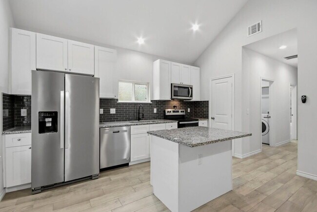 Building Photo - Welcome home to 16902 Balmoral!