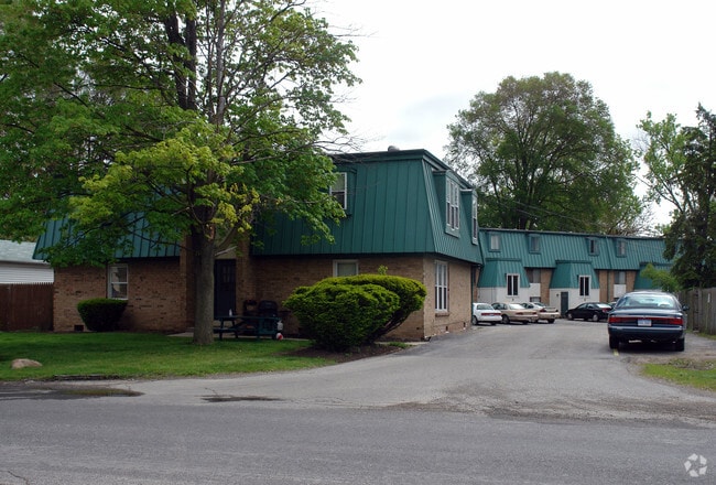 Foto del edificio - Whitmer Woods