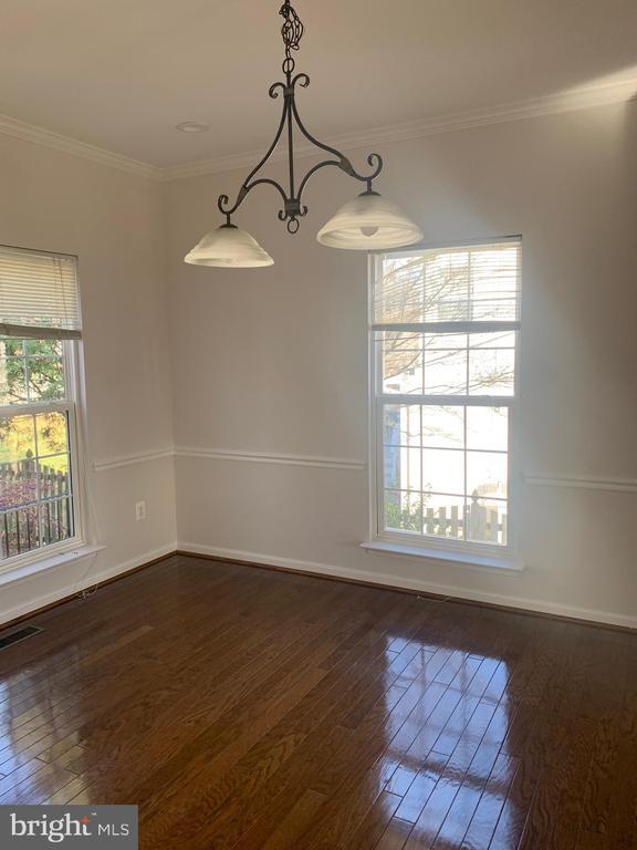 Building Photo - 649 Wintergreen Dr