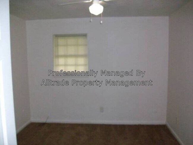 Foto del edificio - 1801 Ekin Ave