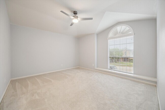 Building Photo - 9842 Lynette Falls Dr