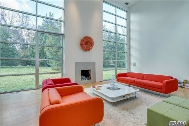 Foto del edificio - 435 Woodbury Rd