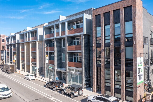 Building Photo - 2825 N Halsted St