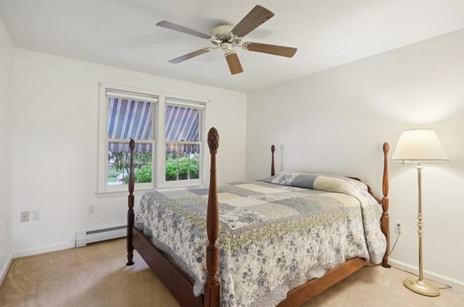 Foto del edificio - 48 Lawndale Ave