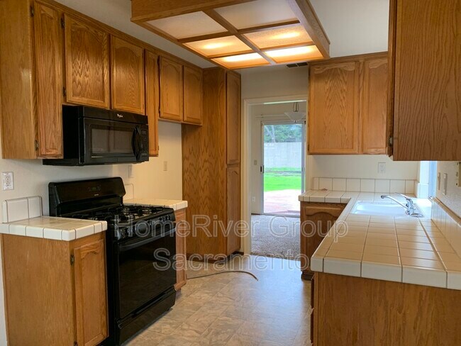 Building Photo - 1022 Haman Way