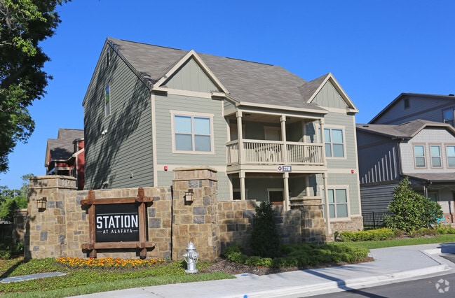 Building Photo - The Station on Alafaya