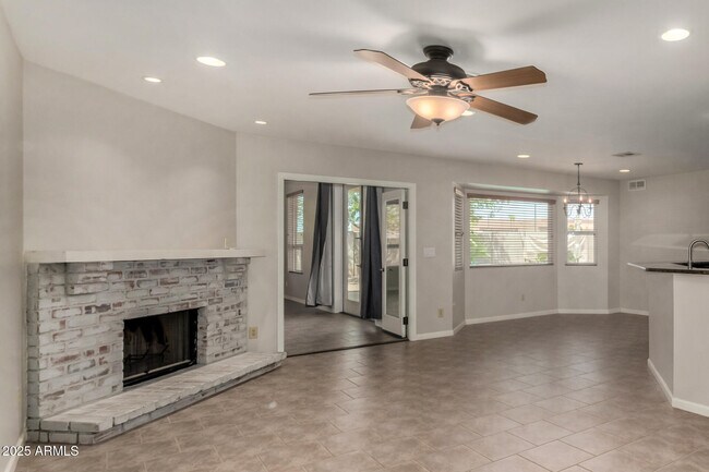 Foto del edificio - 1328 N Jentilly Ct