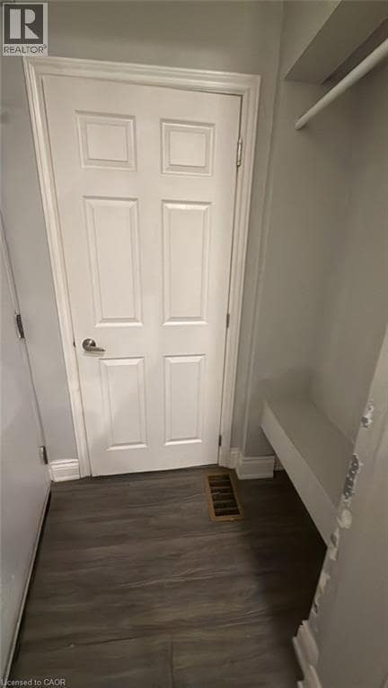 Building Photo - 70 Victoria Ave S