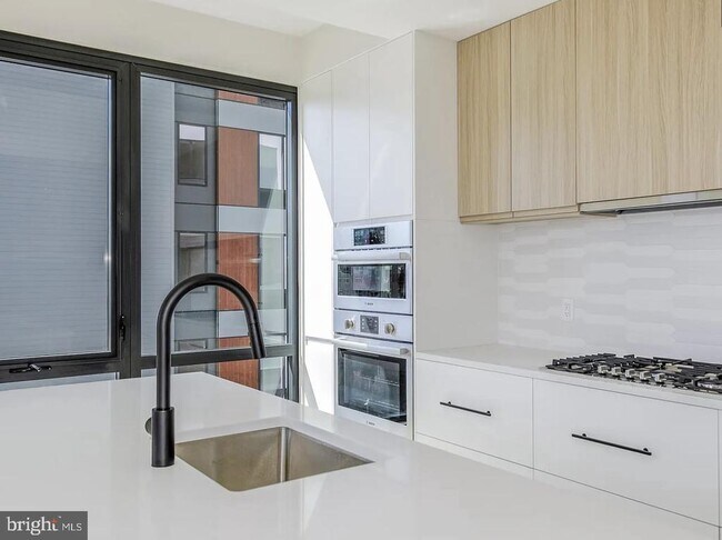Foto del edificio - 255 W Falls Station Blvd