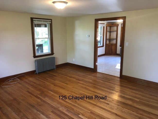 Foto del edificio - 125 Chapel Hill Rd