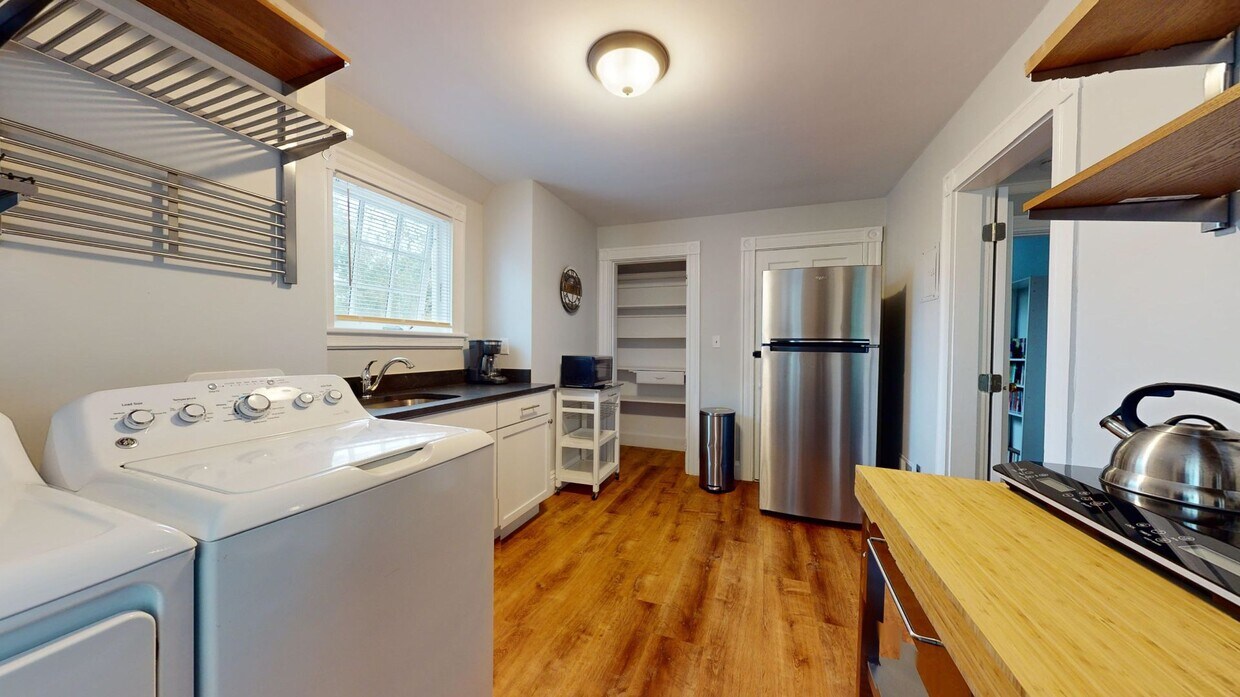 3-bed Furnished in Victorian Home - 3-bed Furnished in Victorian Home