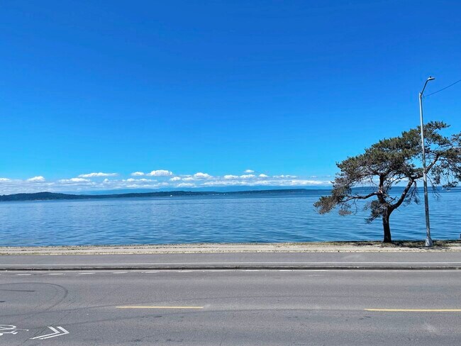 sea view - 1368 Alki Ave SW
