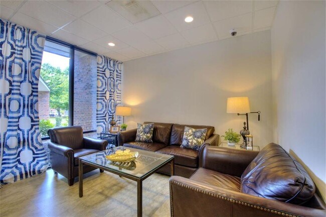 Foto del edificio - 425 Mount Vernon Hwy NE