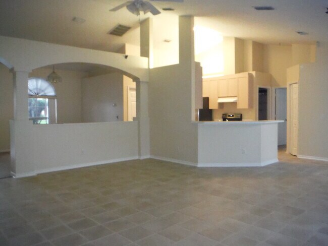 Building Photo - 9810 La Rita Pl