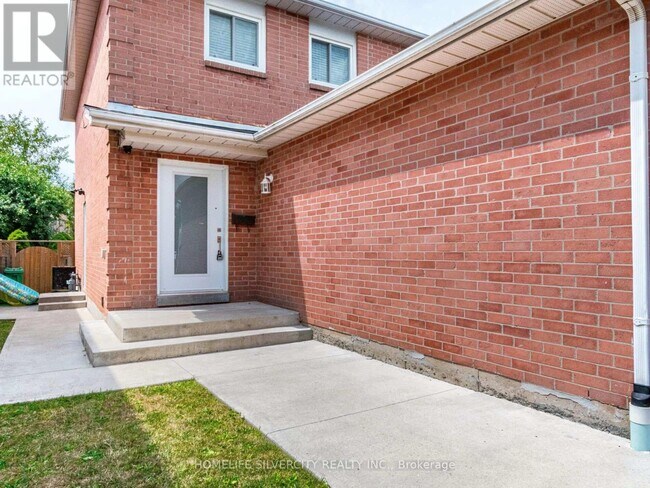 Photo du bâtiment - 30 Castlehill Rd