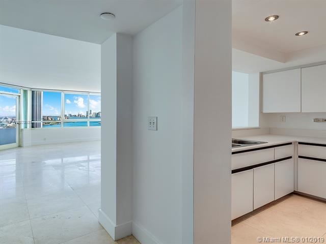 Foto del edificio - 400 South Pointe Dr