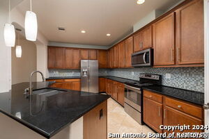 Building Photo - 8018 Jalane Oaks