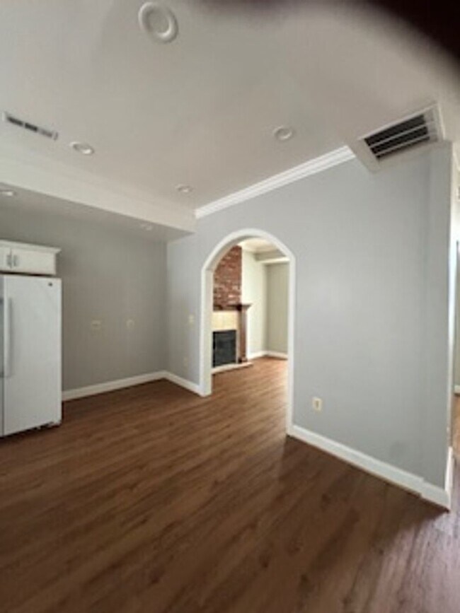 Building Photo - 1403 6th St NW