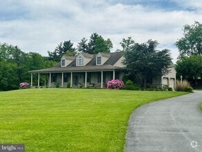Building Photo - 15 Shetland Dr