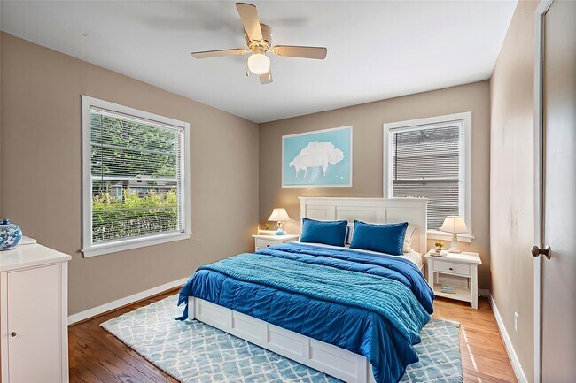 Foto del edificio - 5532 Meadow Creek Ln