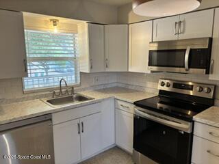 Foto del edificio - 7777 Magnolia Ave