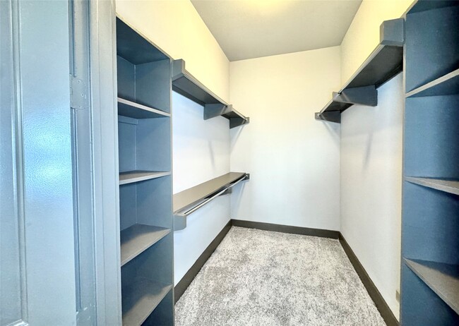 Building Photo - 5454 Washington Ave