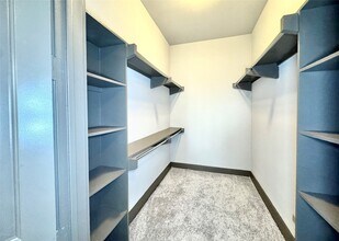 Building Photo - 5454 Washington Ave