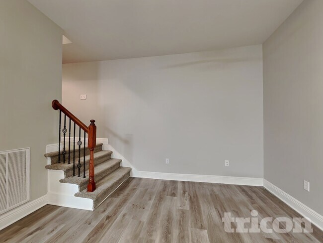 Foto del edificio - 461 Kimball Loop