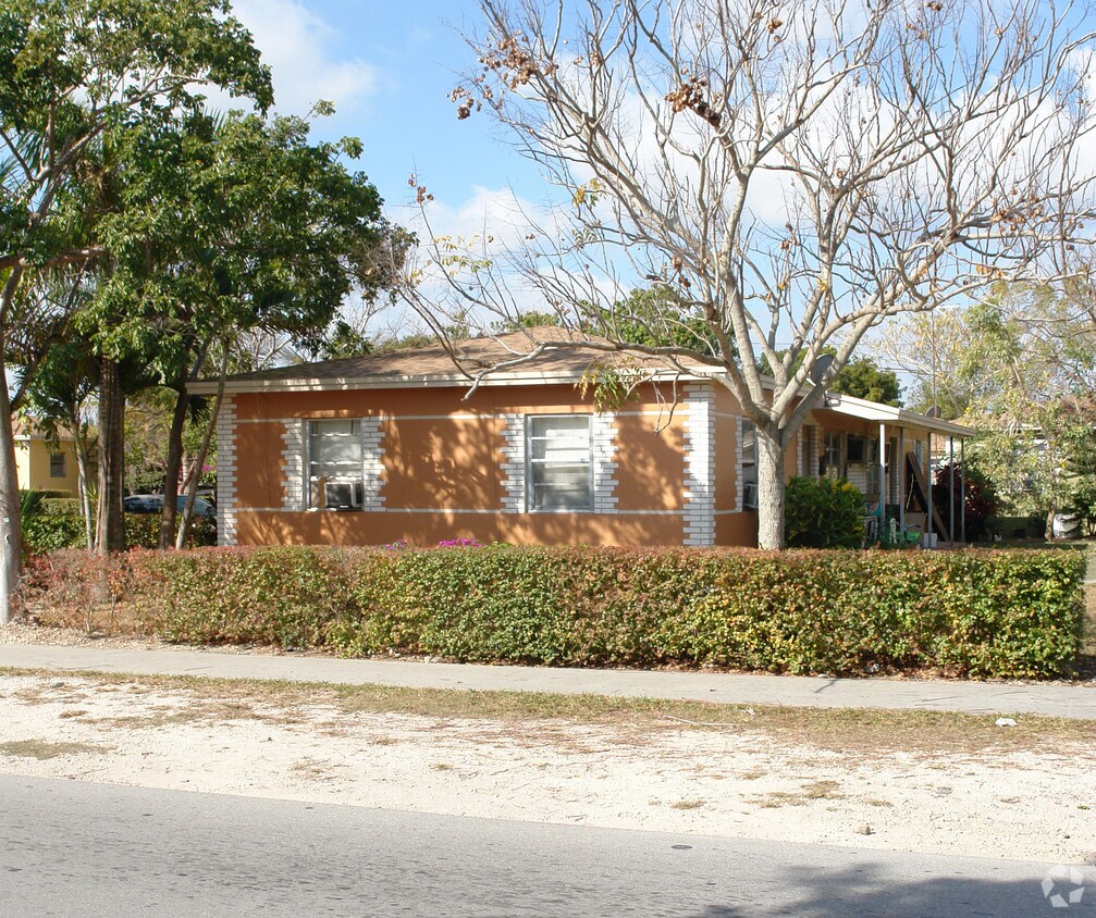 Primary Photo - 828-848 NW 2nd Ave