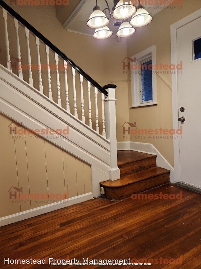 Building Photo - 3 br, 1 bath House - 21 Cedar St