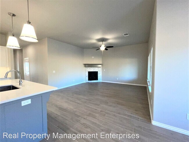 Building Photo - 3 br, 2.5 bath House - 3801 Standing Rock Ave
