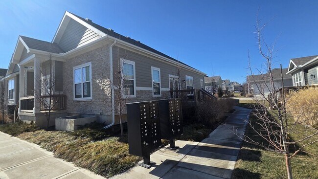 Foto del edificio - Maintenance free living in Blue Valley School district