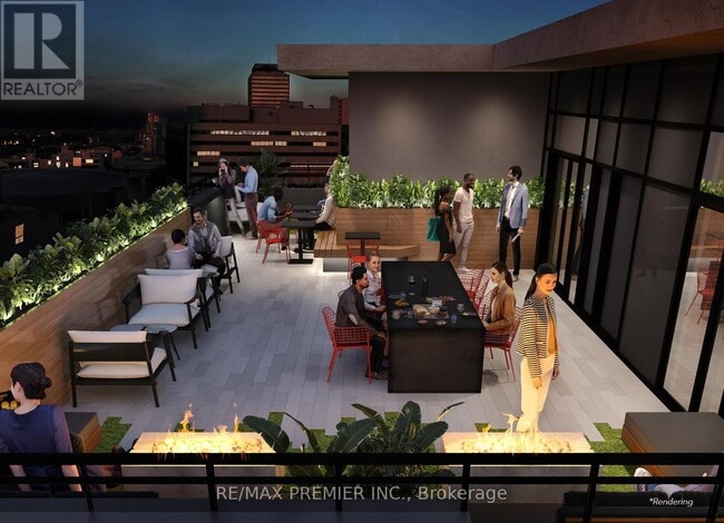 Building Photo - 206 King St W