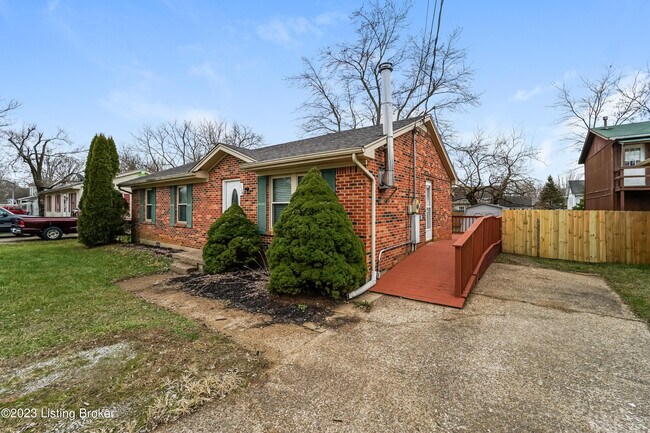 Foto del edificio - 114 Hoffman Ln