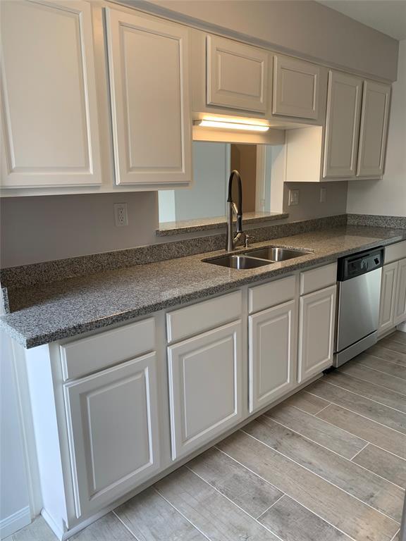 Foto del edificio - 1860 White Oak Dr