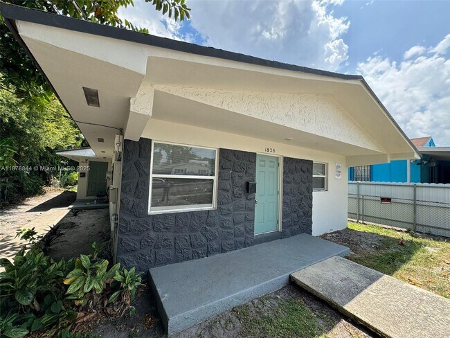 Building Photo - 1828 NW 45th St