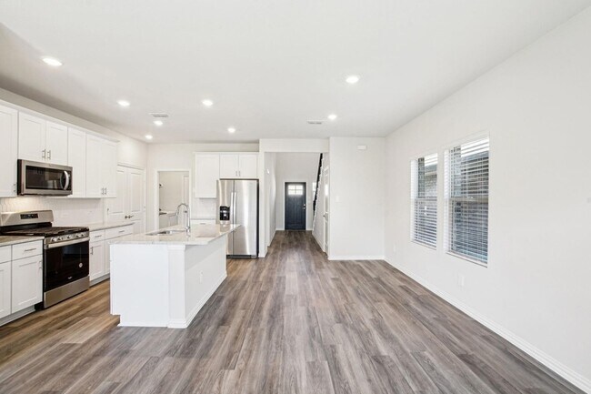 Building Photo - 4012 Sandstone Dr